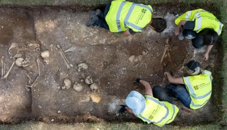 Mass grave from the Viking Age discovered with skeleton of a “giant” who underwent brain surgery
