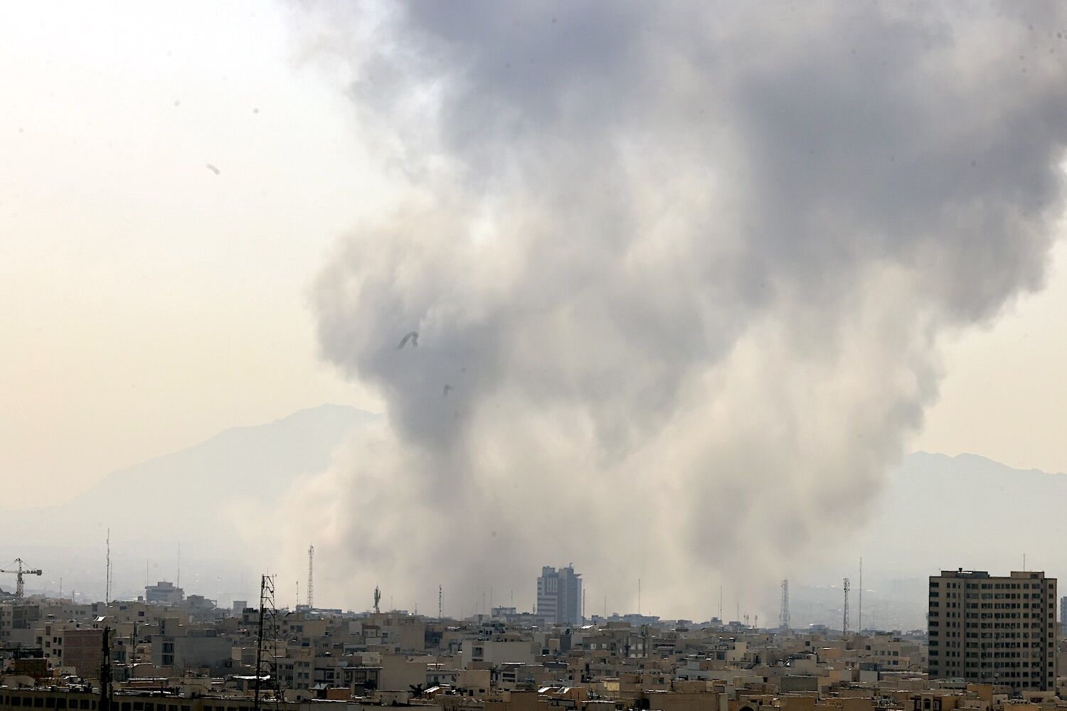 Attacks in Iran will continue “as long as necessary”. At least 40 dead in girls' school