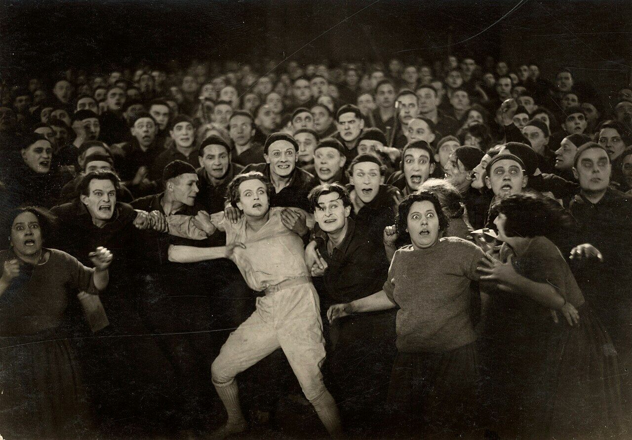 A 1927 film imagined what the world would be like in 2026