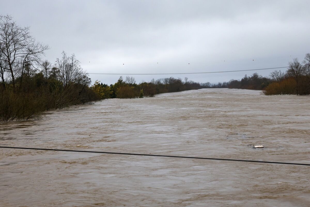 Water has already broken the dam in Mondego. A1 cut