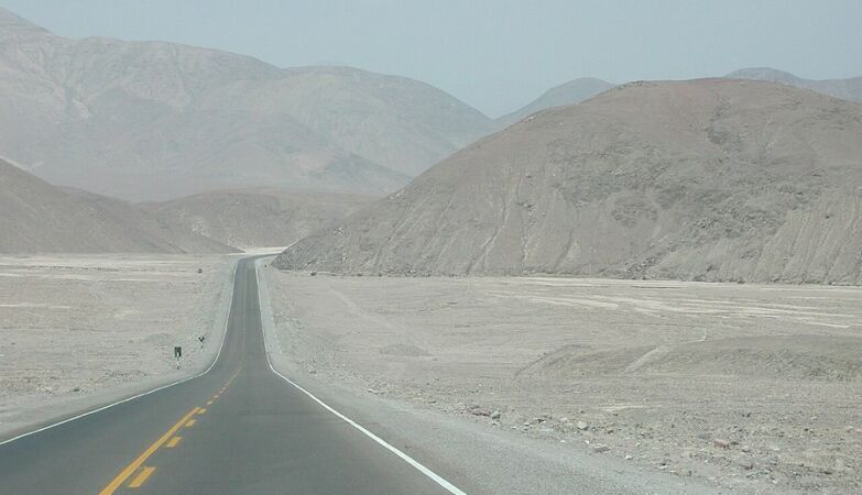The longest road in the world has one but: crossing its wild “crack” is almost impossible