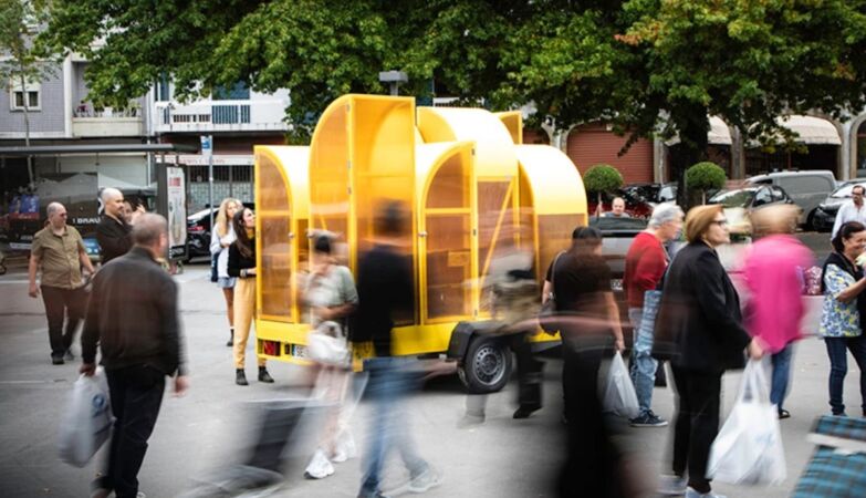 Walking Sowing. A greenhouse on wheels born in Braga refuses to stay still