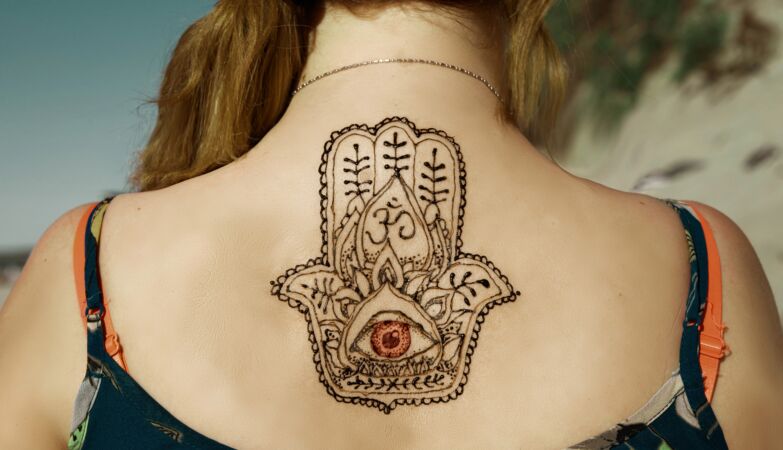 He started to lose his vision because of a tattoo on his back. It's not a unique case