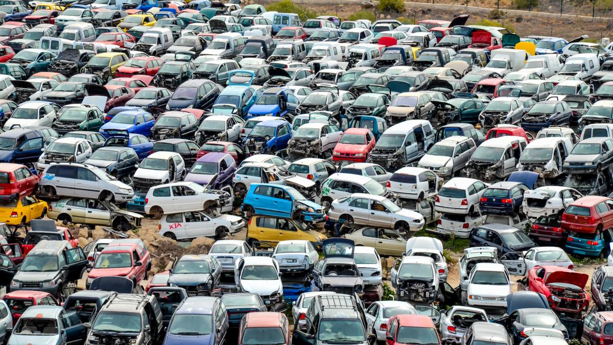 The EU black hole: 4 million cars disappear each year with the metals that Europe needs for the green transition