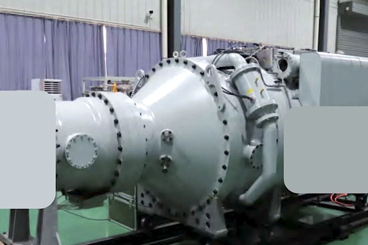 China's New 20 GW Microwave Weapon “Fries” Satellites with 60-Second Bursts