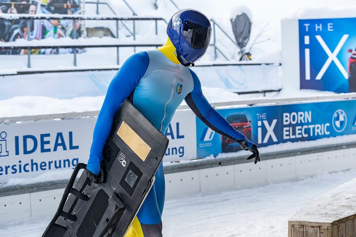 "Betrayal". Olympic Committee bans helmets with photos of Ukrainian athletes killed in the war