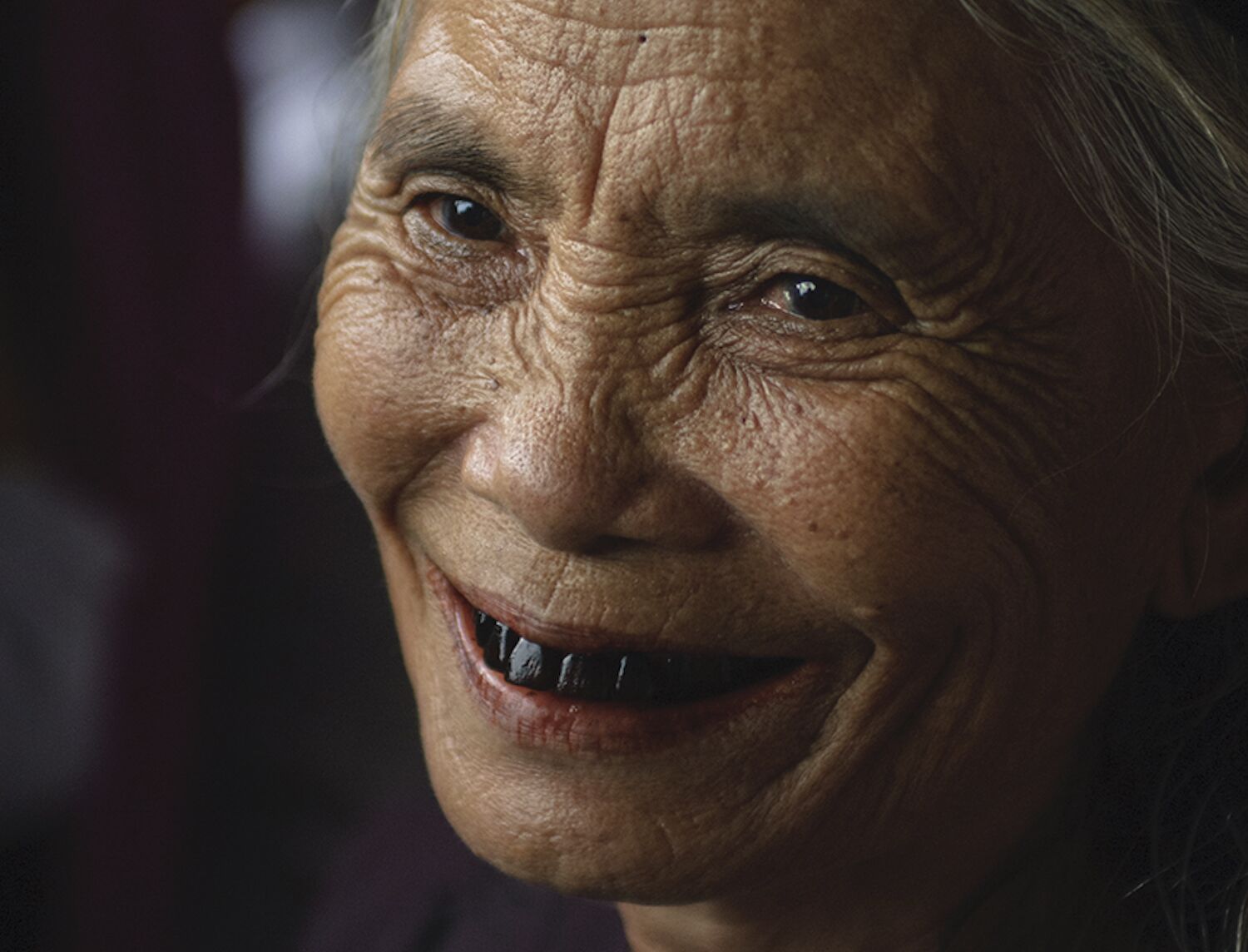 Black teeth: a sign of beauty. Here is the Vietnamese “recipe”