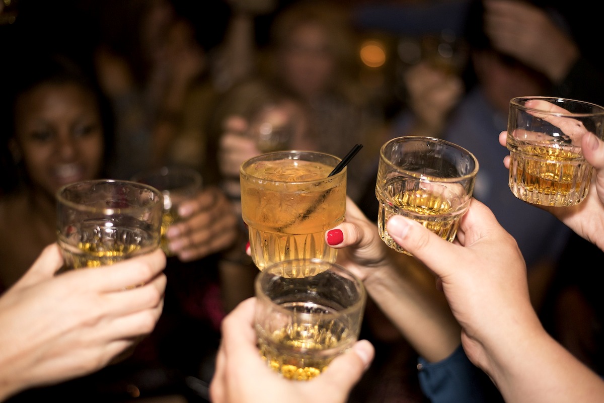 Bar in Tokyo prohibits entry to customers over 40 years old. “They complain too much”