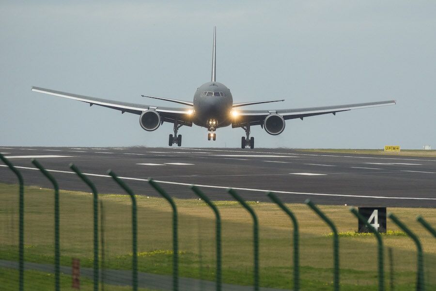 Movement at the Base of Lajes (and silent government)