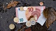 Did you have money ruined by the floods? Banco de Portugal exchanges damaged notes for free if you do this