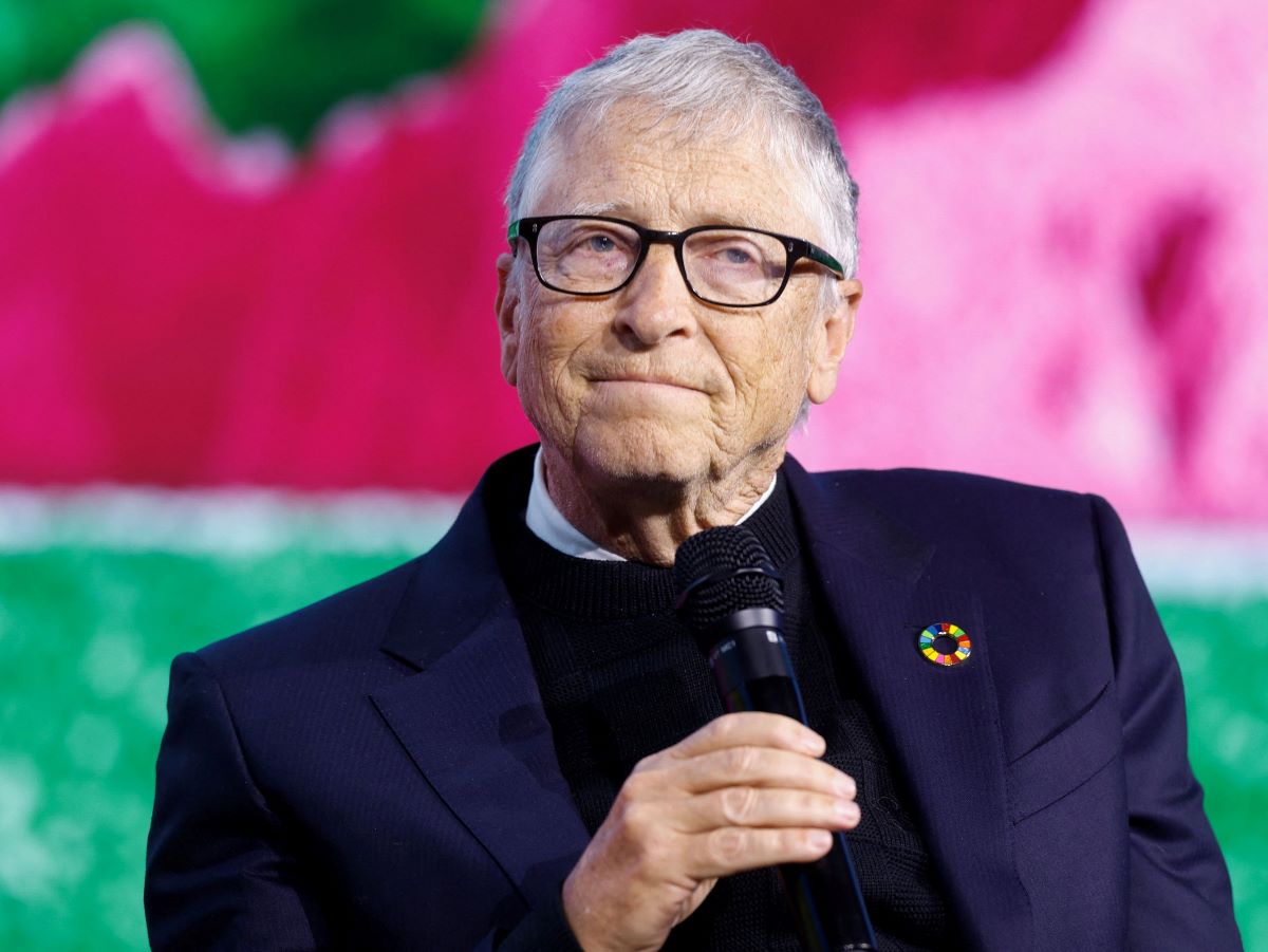 Bill Gates: 'I Was A Fool To Spend Time With Epstein' - Fake Emails