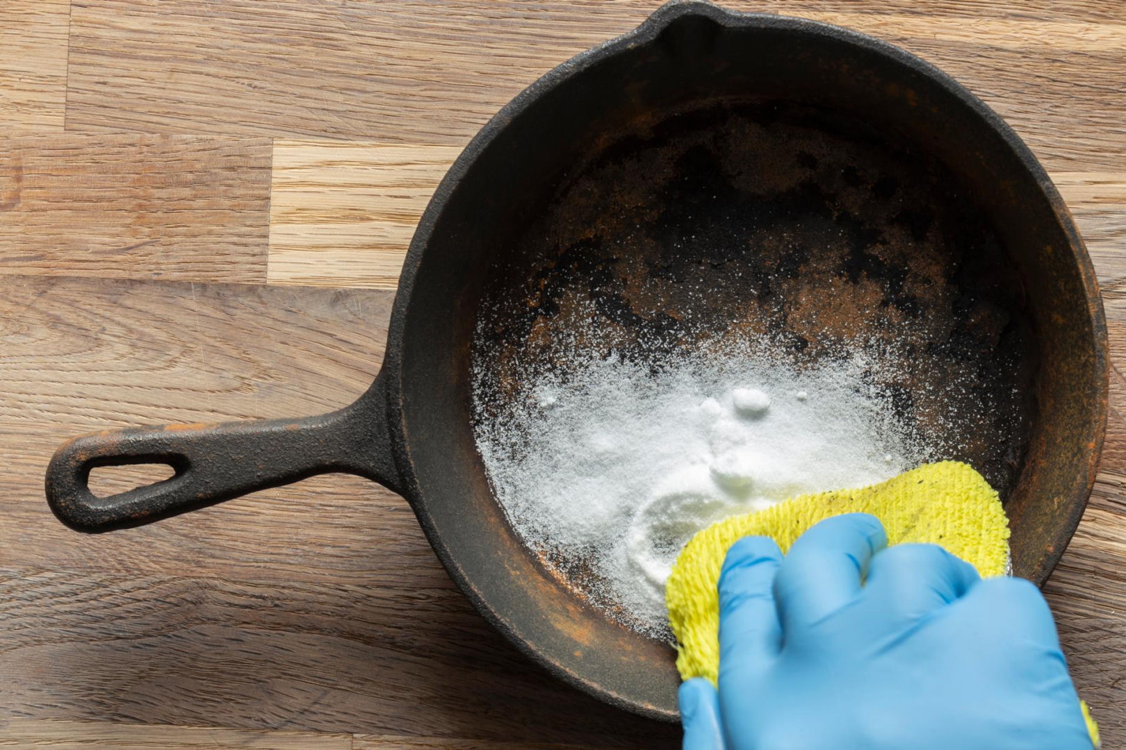 Home remedies I soak a rusty pan in this overnight and in the morning it's like a new one from the store. A way to get rid of rust from a pan
