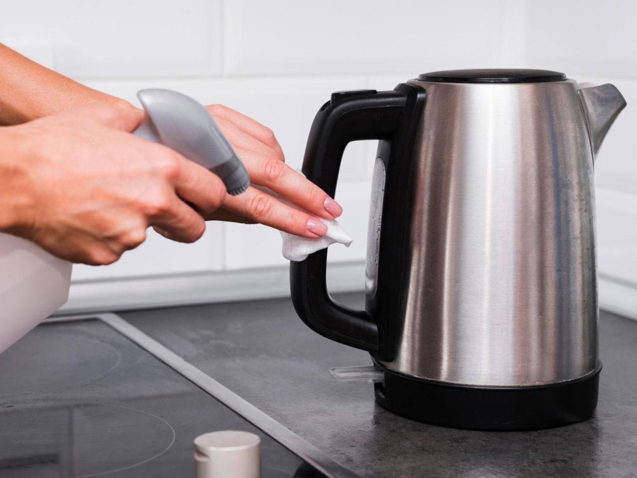 Are kettles going into the trash? Poles throw away electric kettles en masse? This is going to be much better. There is no need to clean, it does not become covered with scale and it brews tea in 10 seconds