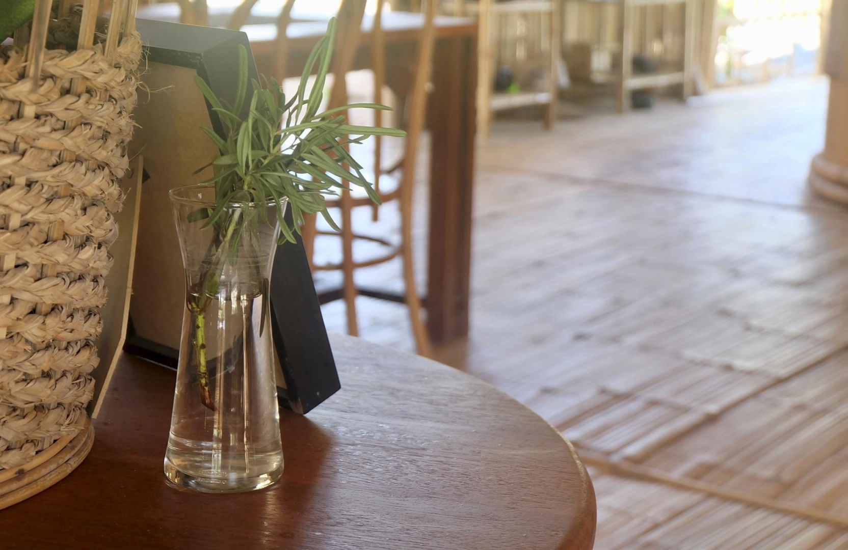 Natural fresheners Put in a vase and place in the living room. Your house will smell amazing. A fragrance for home