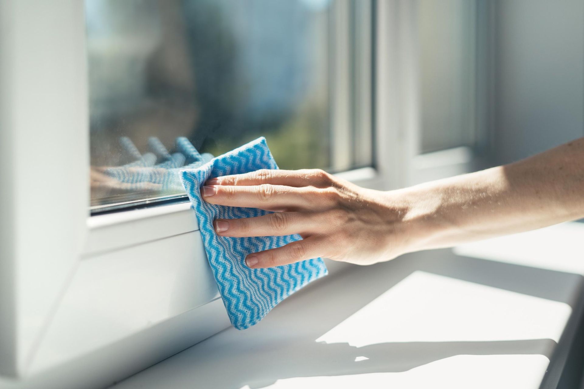 Clean windows Squeeze half of it into water and wash yellowed window frames. It will act on plastic like safe bleach. Washing window frames