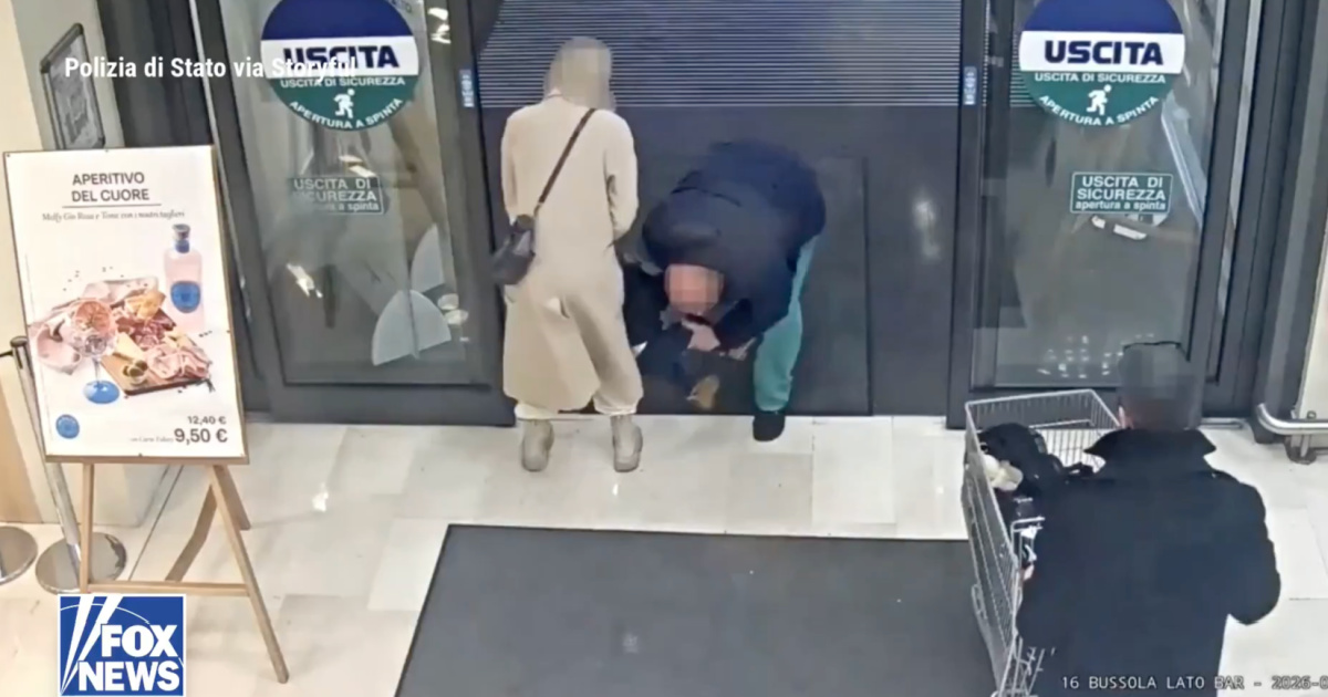 Man tries to kidnap girl who was holding hands with her mother in supermarket in Italy