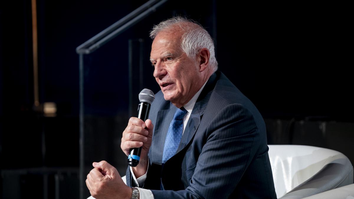 Borrell warns: the war in Ukraine will not end with a peace treaty and the conditions for kyiv would be "totally unacceptable"