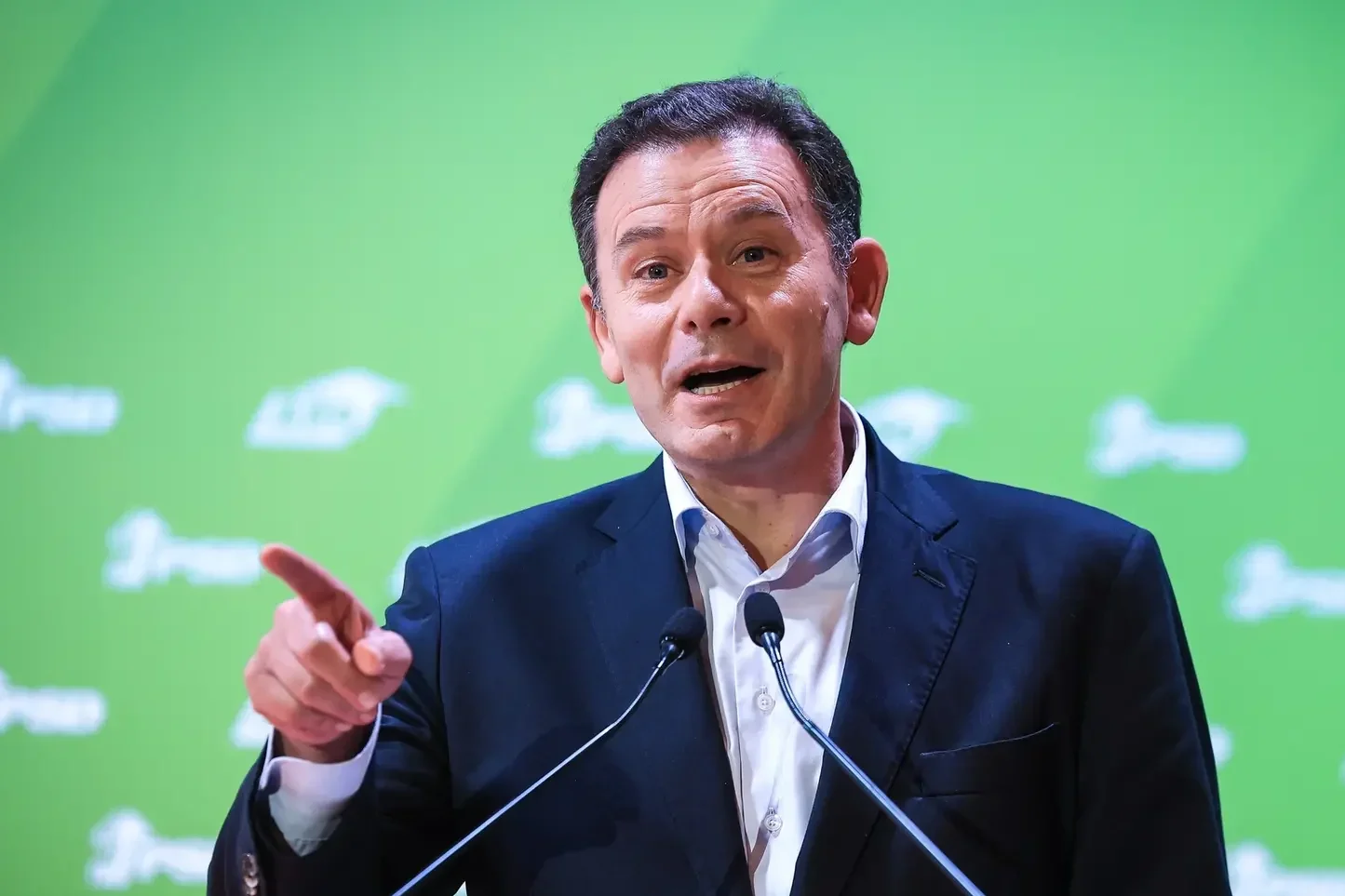 Luís Montenegro a discursar.