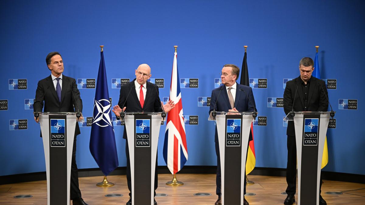 A macro survey reveals that the West expects World War III in the next 5 years: "More likely than unlikely"