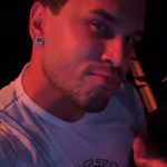 After 16 years of marriage, Lucas Guimarães enjoys his first single carnival in Salvador