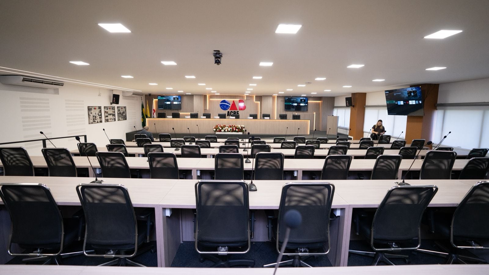 OAB/AC and CAAAC reopen plenary with modernized space and greater capacity