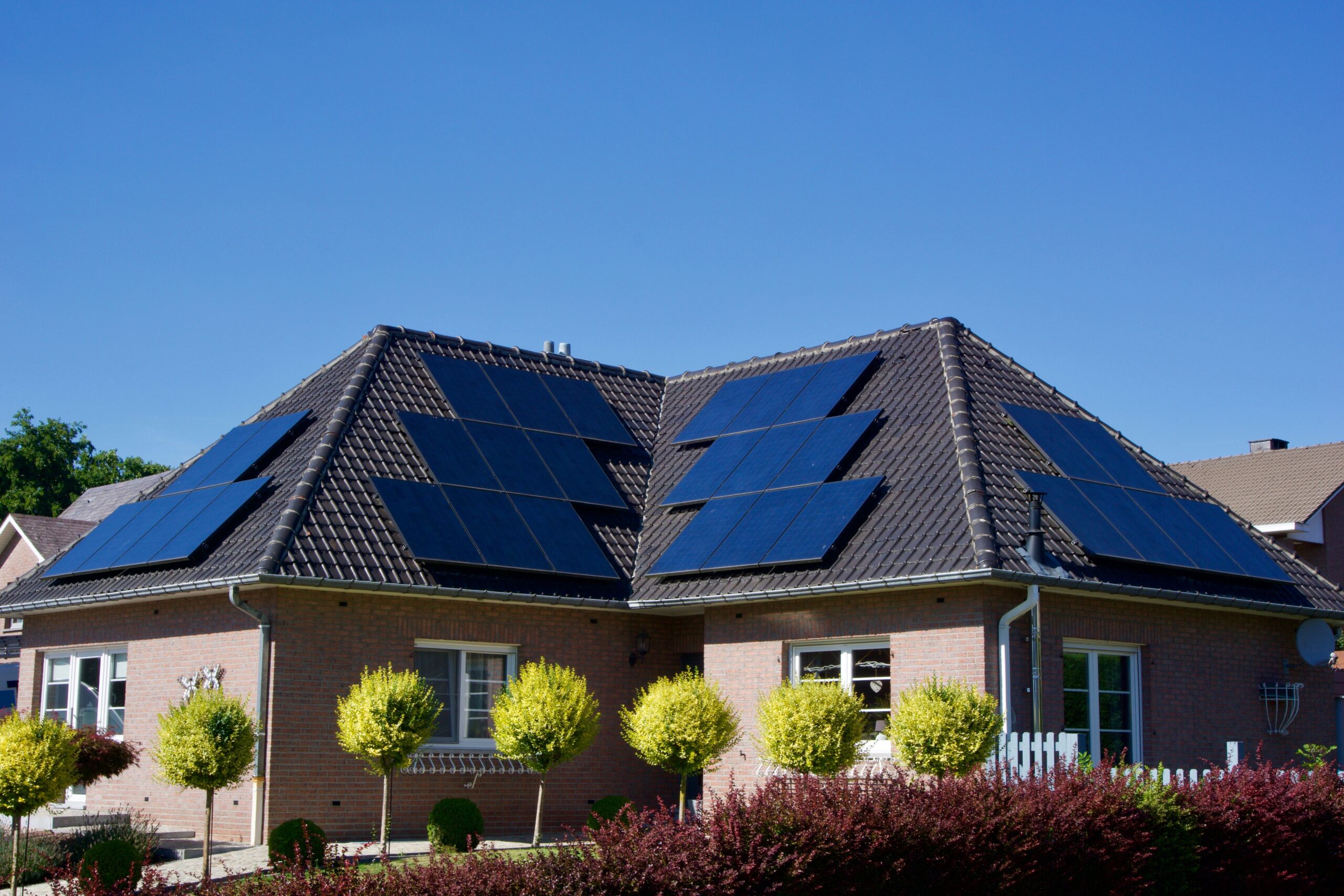 Find out if it pays (or not) to install solar panels in your home