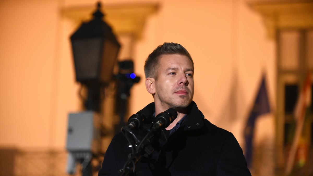 The leader of the Hungarian opposition denounces an attempt at sexual extortion by the government of far-right Viktor Orbán