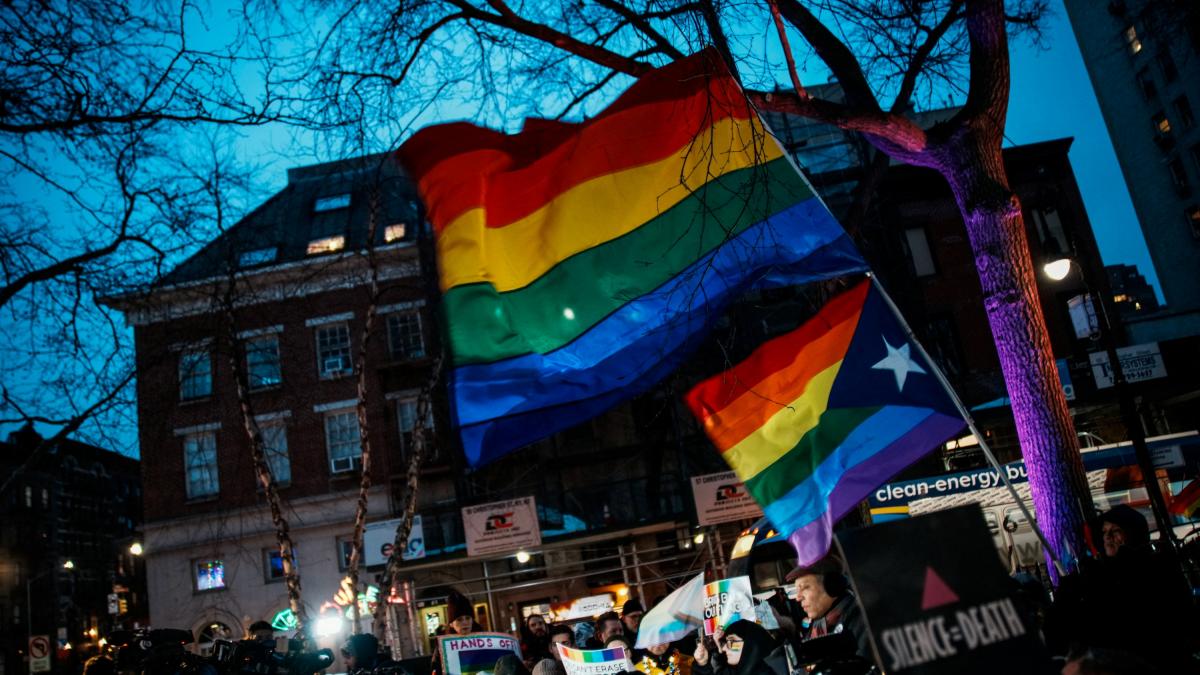 Trump's homophobia: remove the rainbow flag from the Stonewall national monument, cradle of the LGTBI movement