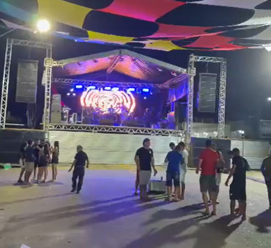 Comerciantes e vendedores ambulantes que atuam no circuito também relatam movimento abaixo do esperado