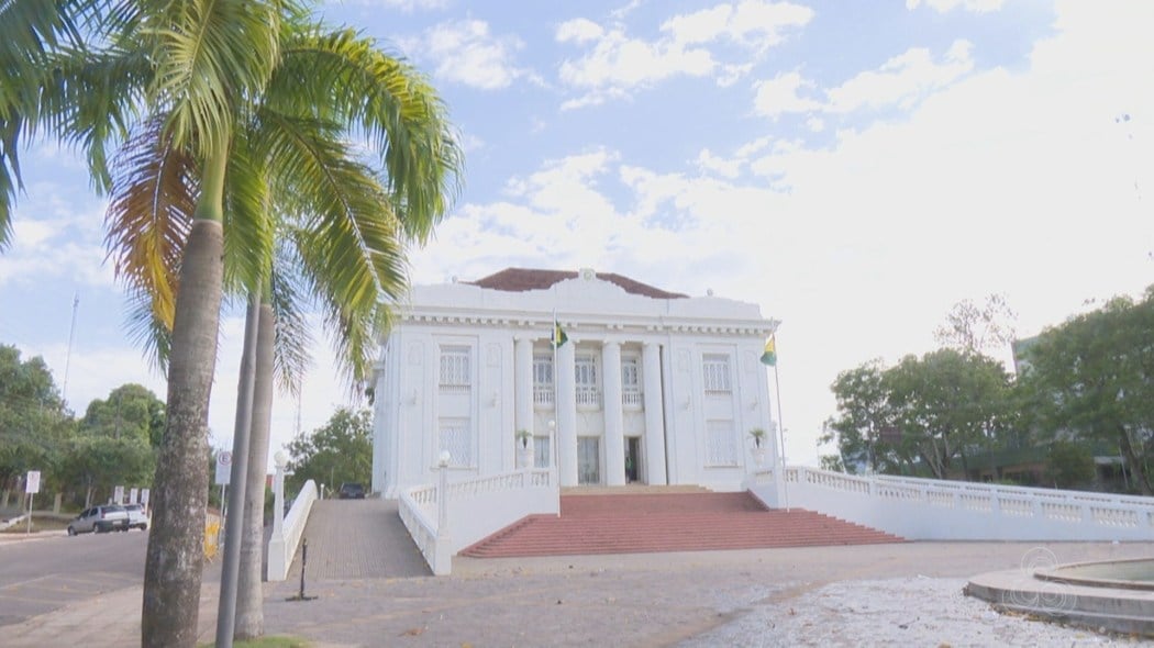 Thursday will be hot, sunny between clouds and occasional rain, with an average chance of heavy showers in different regions of the state.