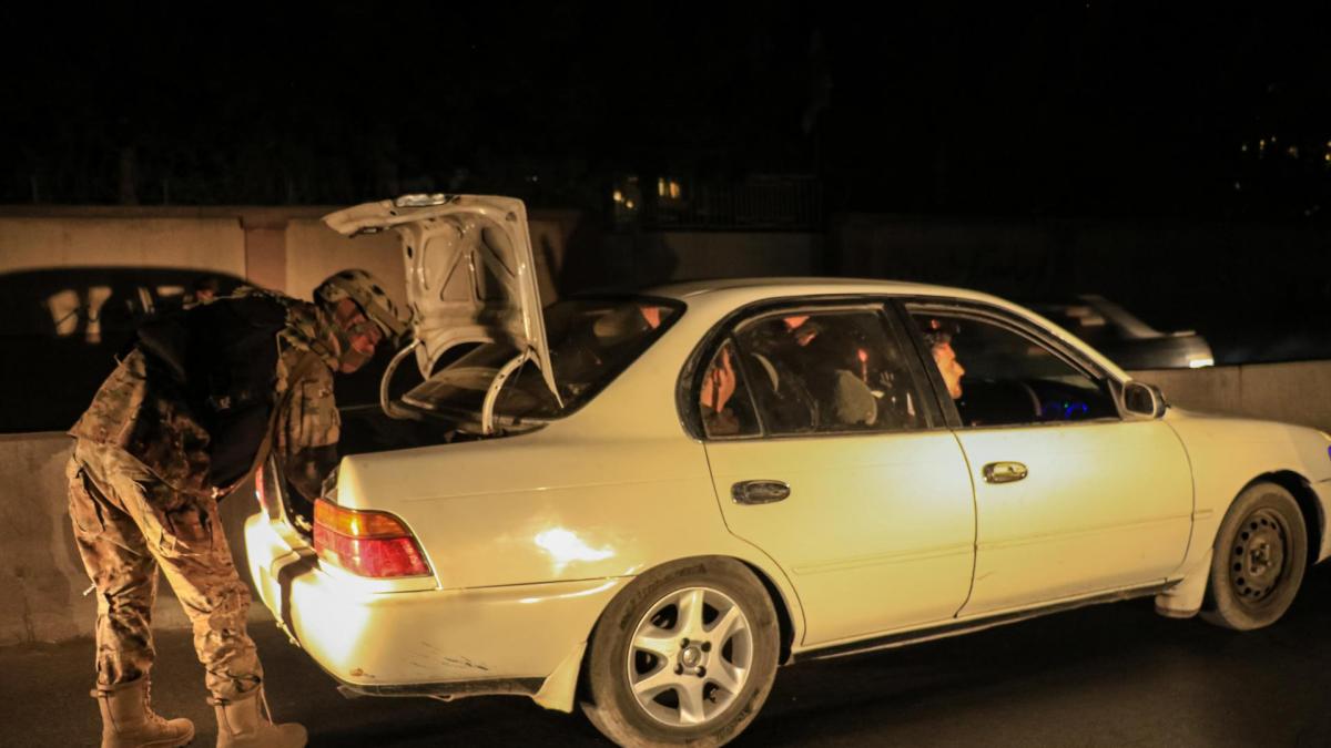 Pakistan bombs Kabul and declares entering "open war" with Afghanistan