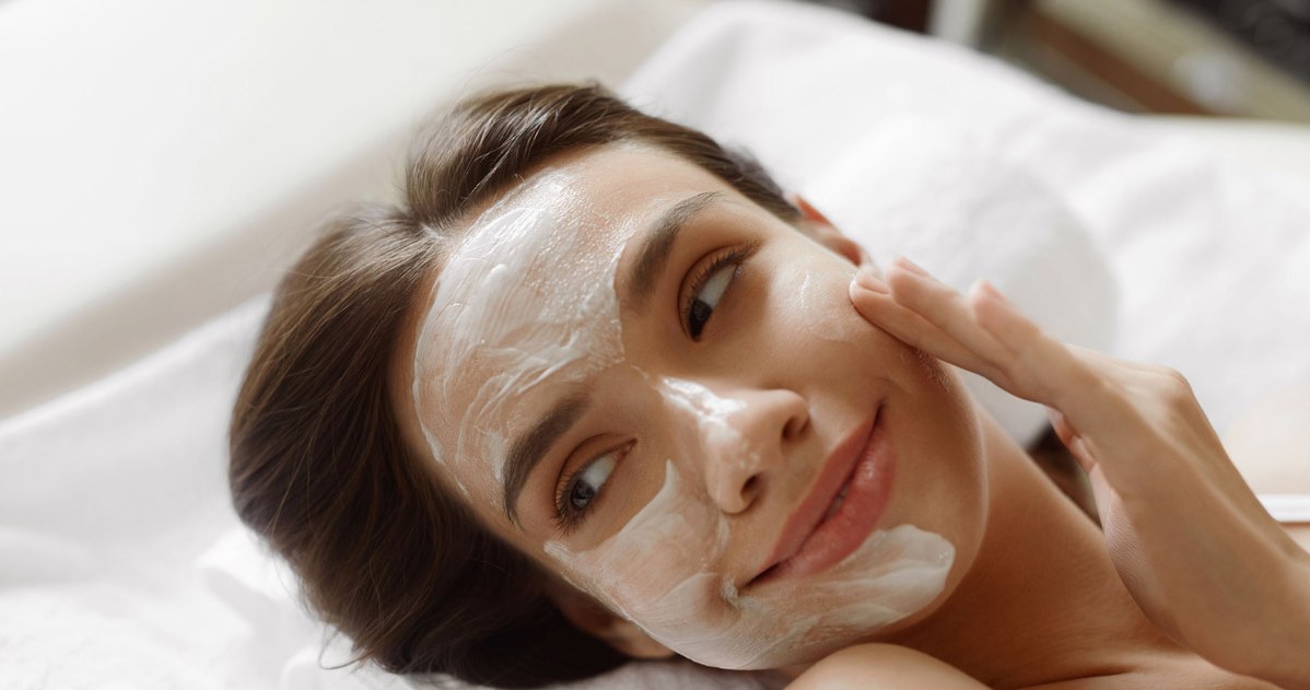 The yeast mask works great for both the face and hair