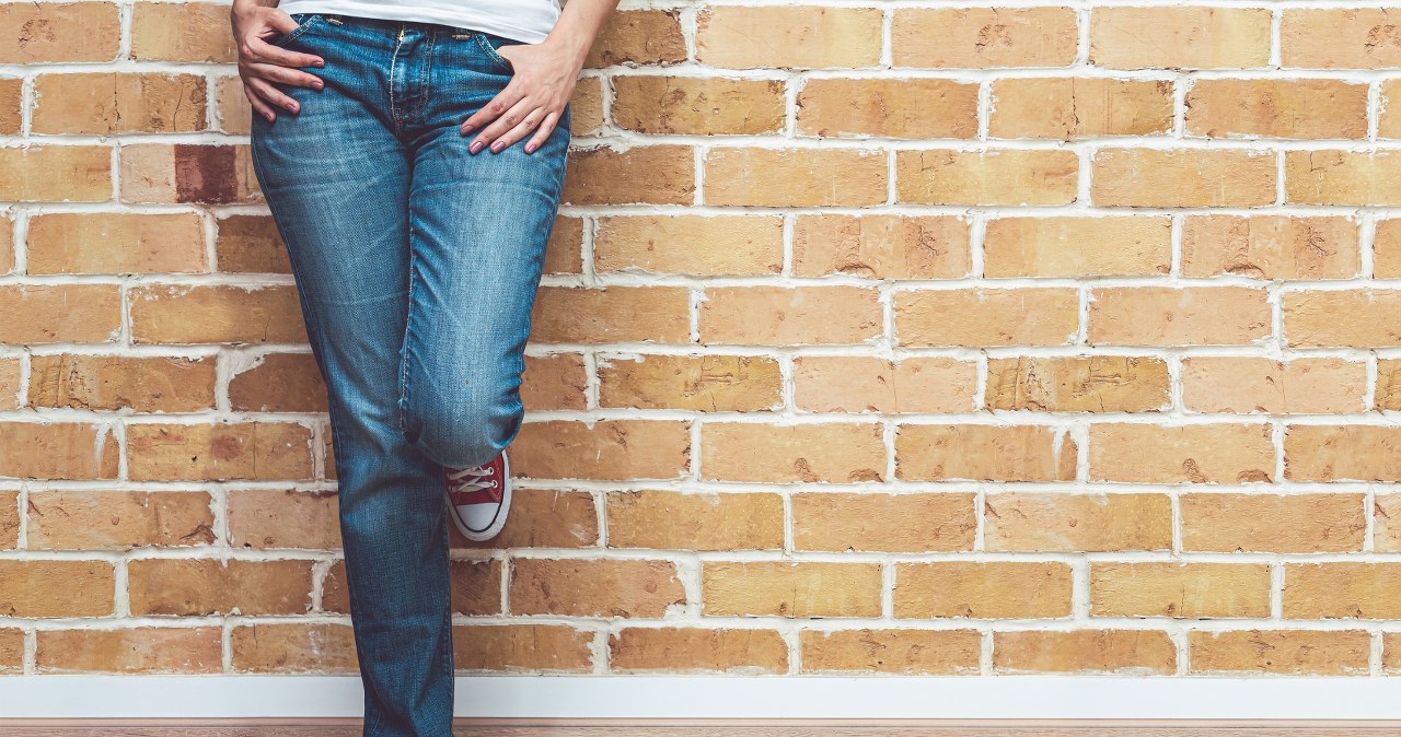 Stovepipe jeans fit everyone. They optically lengthen the legs and are very comfortable. /Pixel