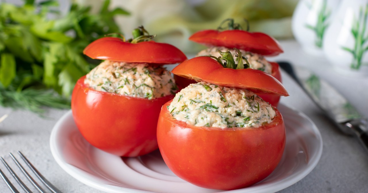 Stuffed tomatoes are a hit at all house parties. They taste delicious with creamy filling