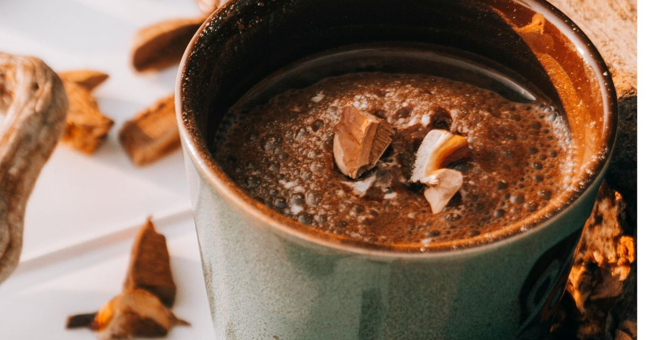 Can be added to hot chocolate or coffee. They help with high stress, inflammation and add energy