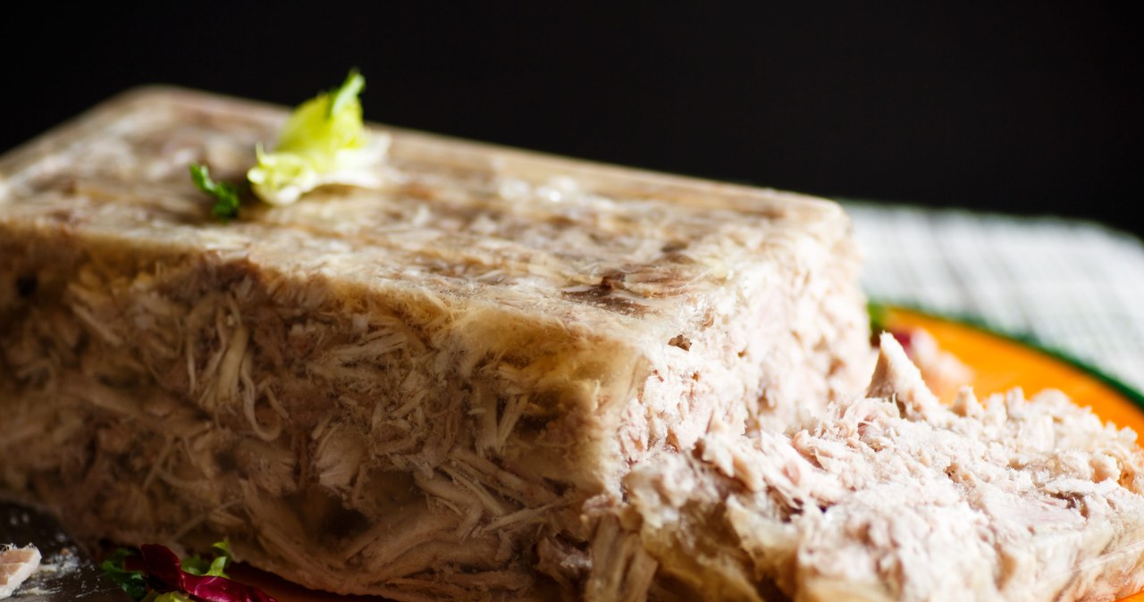 It melts in your mouth and supports your joints. Polish jelly is hiding next to it