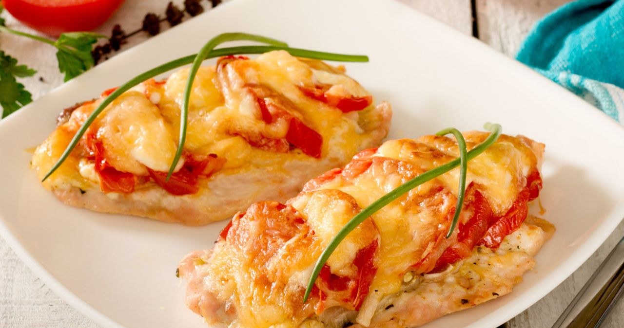 Season the chicken in this way. Thanks to the marinade, it comes out moist and full of flavor