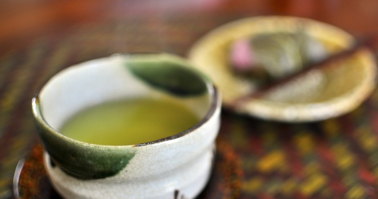 Healthier than coffee, you can drink it even before going to bed. It improves brain function and helps cleanse the body