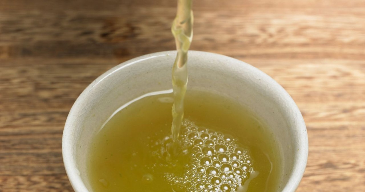 Healthier than coffee, regular drinking speeds up metabolism. It has a good effect on the heart and kidneys