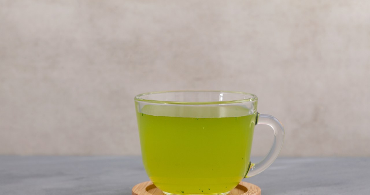 It is called the tree of miracles. Tea made from its leaves takes care of the heart, lowers sugar and weight