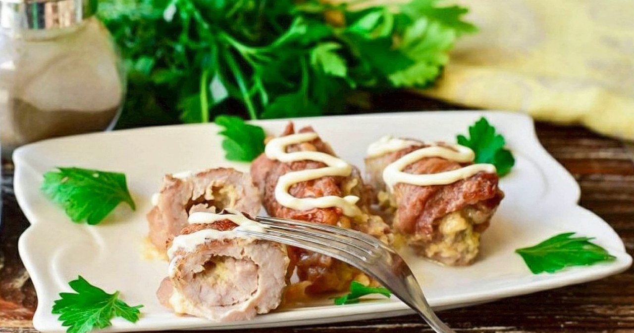 Pork loin dinner idea. Delicious rolls with smoked cheese