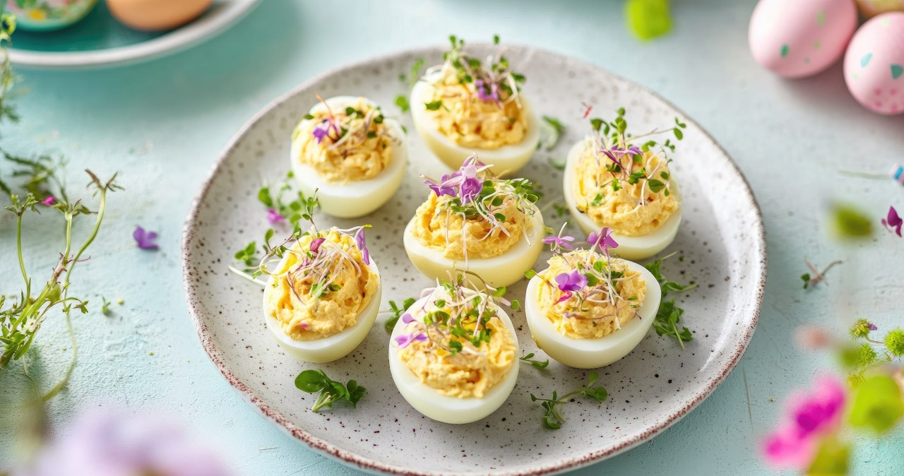 Delicate, creamy and slightly sour. This Easter egg filling surprises with its taste