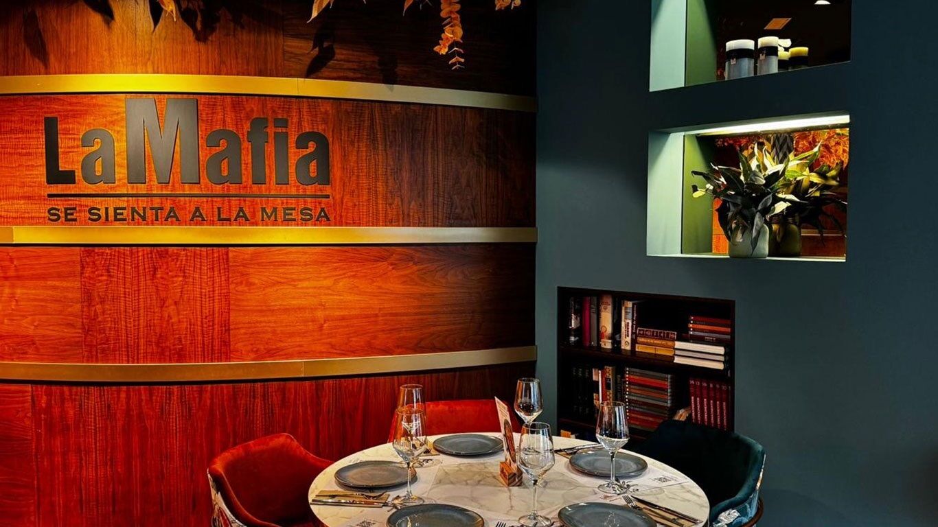 Italy sued Spanish restaurant “The Mafia Sits at the Table”. You have to change your name