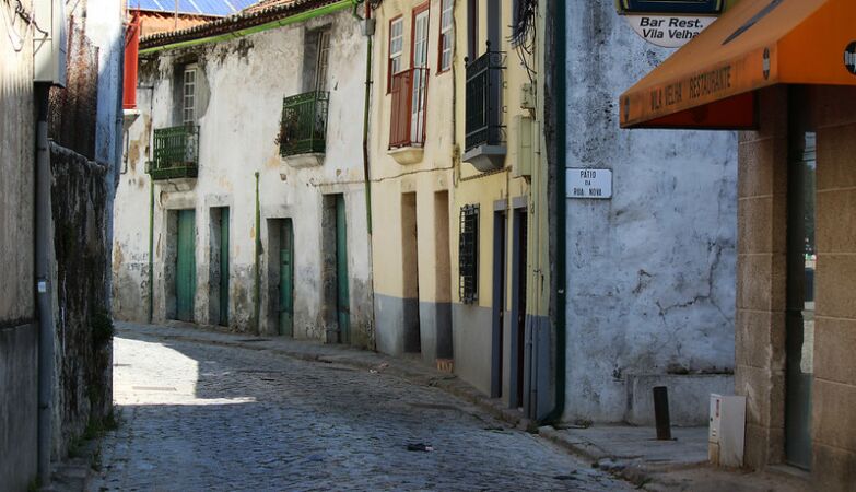 Don’t rush, analyze, negotiate: “opportune moment” to take a good look at the house contract