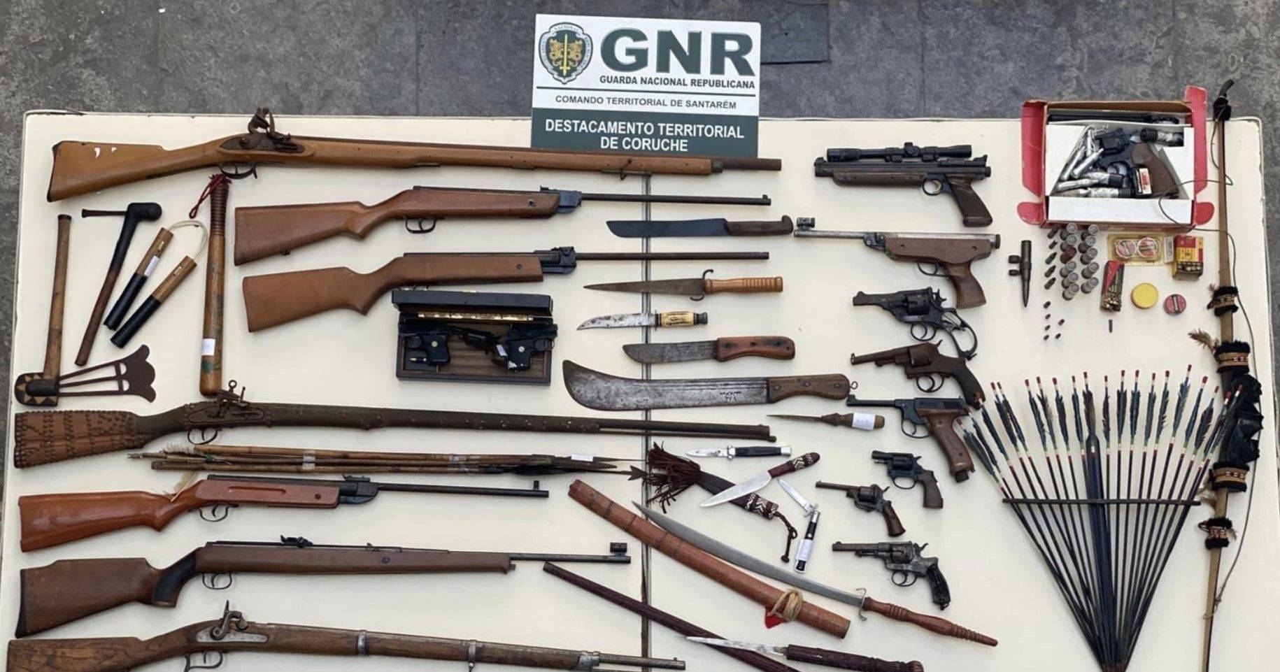 Arrested in Coruche with arsenal of prohibited weapons