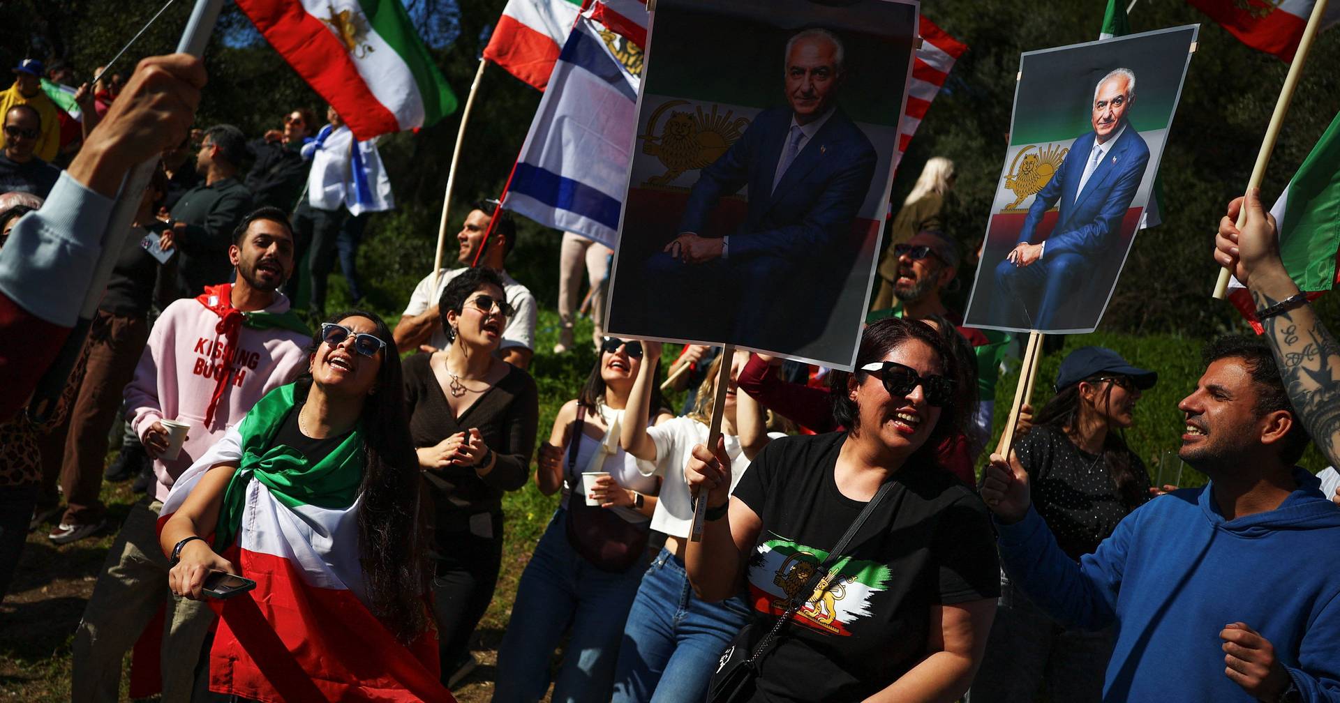 "Thank you Portugal, thank you Azores": thousands of Iranians in Europe ask for "freedom for Iran"
