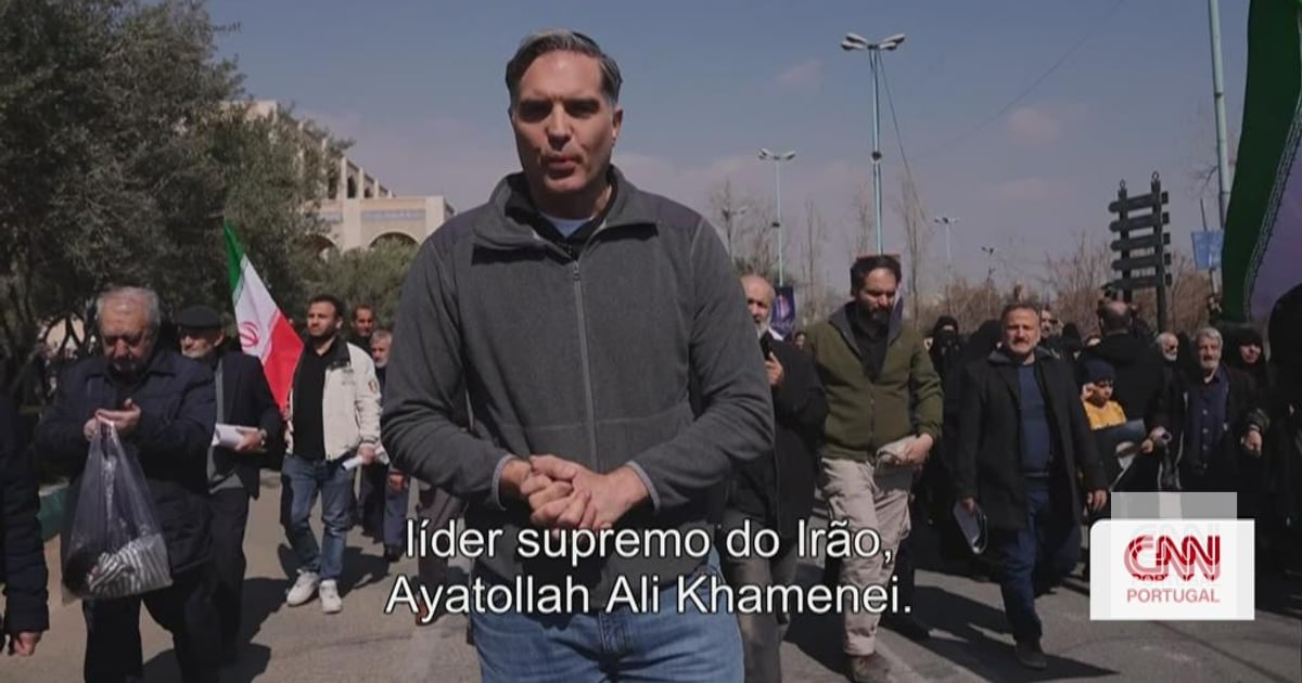 "Thousands of people are here to pay tribute to Khamenei": CNN follows protests in central Tehran