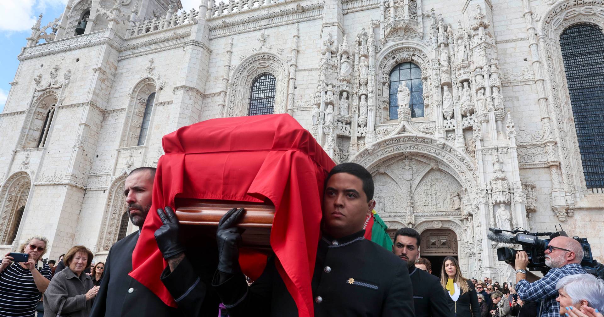 "That book, 'Memória de Elefante', saved me": Maria Rueff remembers Lobo Antunes in an emotional testimony