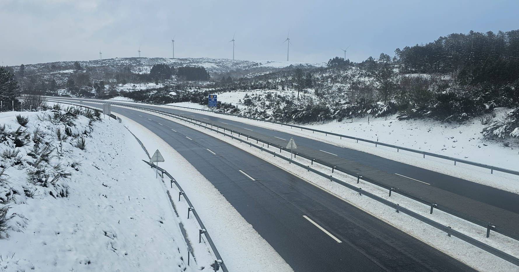 Ten districts under yellow warning due to snowfall