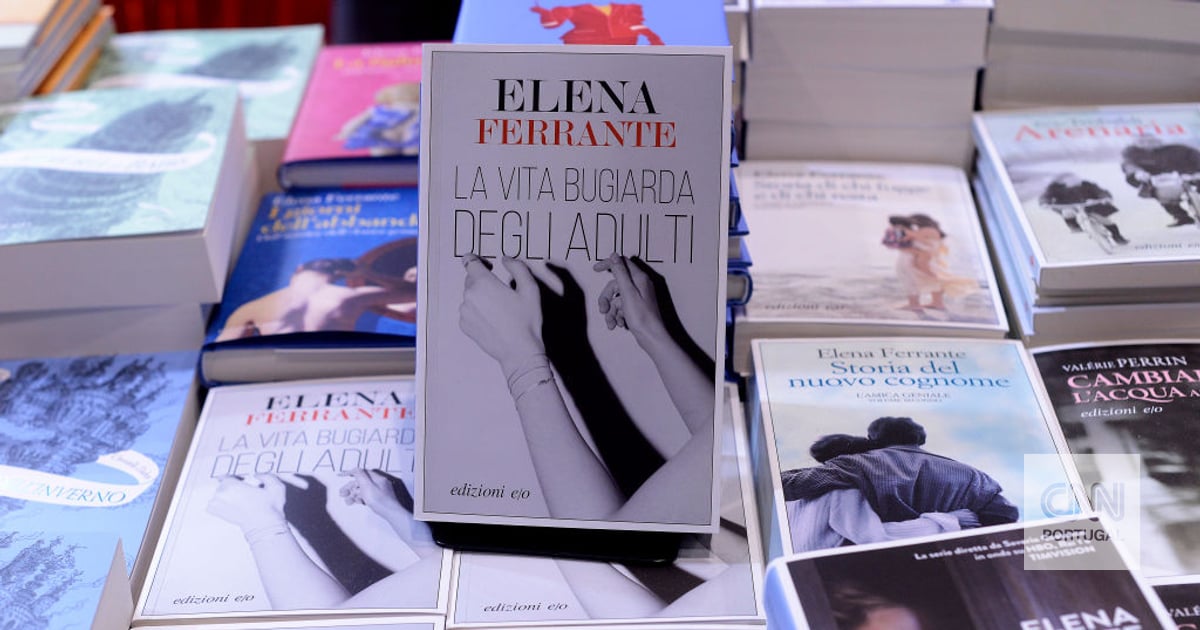 "This 'news' that Elena Ferrante died is false"